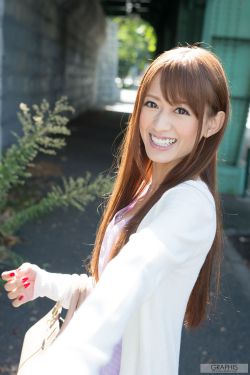 辞职欢送的温泉之旅的导演是谁 封面